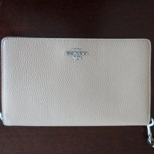 Coach Beige leather purse